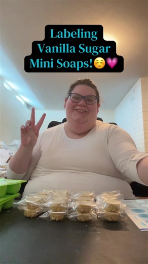 Labeling Vanilla Sugar Mini Soaps!☺️💗 craftyslaughter.com | Soap