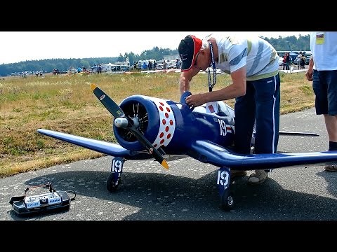 F4U CORSAIR GIANT SCALE RC MODEL AIRPLANE FLIGHT / Meeting Gatow 2015 *1080p50fpsHD*