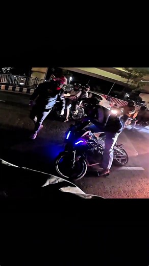 close call #trending #borntorace #racing #motovlog #zx10r #superbikerace #save #vehicle #rider