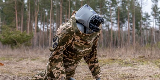 Ukraine to deploy 15,000 robots on the front line as part of plans to replace soldiers with 'snake'