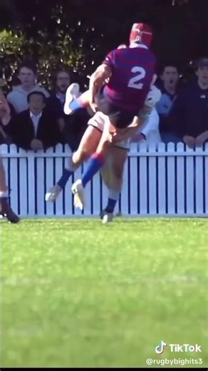 Rugby defense line#run#rugby#big takle