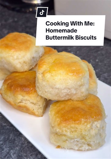 Let’s talk about Homemade Buttermilk Biscuits! 🫶🏻 This will make 12 good sized biscuits! But if you want bigger jumbo size biscuits, it would make around 6-8 jumbo biscuits! 💕💕 #cookingwithme #cooking #homemade #buttermilkbiscuits #biscuits