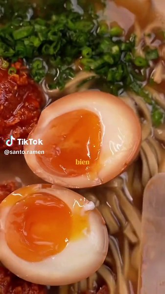 🍗🍜🍗🍜🍗🍜🍗🍜🍗🍜 Ramen y pollo frito. ¿Aún no probaste nuestro Ramen de Pollo Frito? Caldo de pollo concentrado, pollo frito, cebolla caramelizada, ajitsuke tamago. 🍗🍲 📲 Realiza tu reserva al: 77722243. 📍Zona Sur, Calle 14 de Calacoto #8127, La Paz. #ramen #pollo #lapaz_bolivia🇧🇴 #pollofrito #ramennoodles #huevo #caldodepollo
