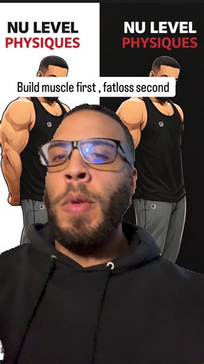 Lawton || lifestyle & competition prep on Instagram: "If you want your next fat loss phase to actually work, you cannot start by eating less. The most successful diets are built on fed muscle, stable blood sugar, and high metabolic output. When you fuel training properly with enough protein and carbohydrates, muscle becomes more efficient. Efficient muscle burns more calories at rest, improves insulin sensitivity, and protects your metabolism when calories eventually drop. Dieting too early send