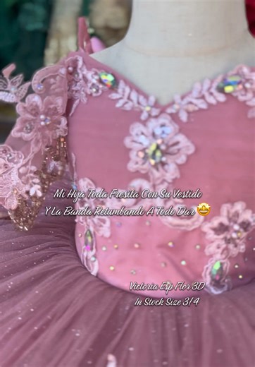 La Combi Perfecta 🩷 Mod. Victoria Esp C/ Flor 3D En Existencia Color Rosa Palo, Desmontable Talla 3/4 #fyp #vestidosde3años #miniquinceañera #cincoañera #princessdress