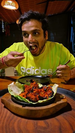 He Smokey Chicken Bagha 😳🔥 | Hidden Gem! | #shorts #restaurant