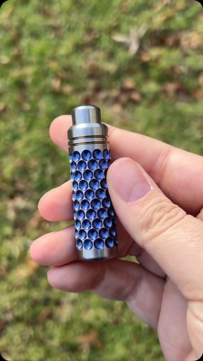 Spinning Top Tom | Premium Fidget Toys on Instagram: "World’s most satisfying button. #fidget"