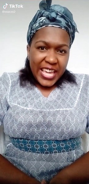 Expressive Hand Gestures Explained by Expert