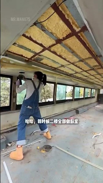 A girl turned an old forest bus into a luxury home.!