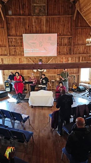 Worship at The Barn - Pastor Lloyd Biddle continues the series on Mission, Vision and Values | Connection Church Libertyville