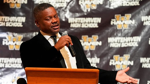 Whitehaven football coach Rodney Saulsberry Sr. retiring, joining Memphis coaching staff