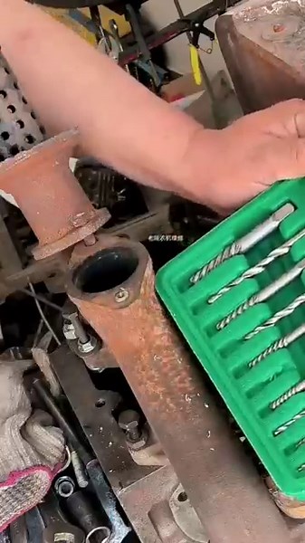 Screw extractor set, used for removing broken or damaged screws #screw #hardwaretools #tools #shortd