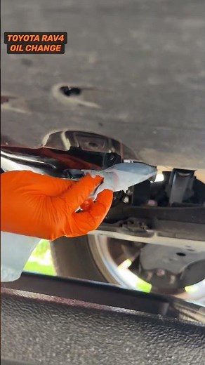 Toyota RAV4 Engine Oil Change #automobile #toyotacars #mechanic