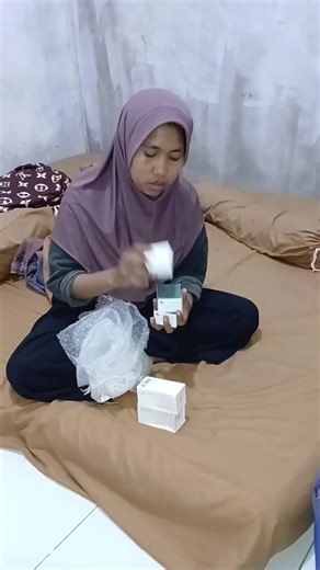 Unboxing Paket Skincare dan Hadiah Wisuda