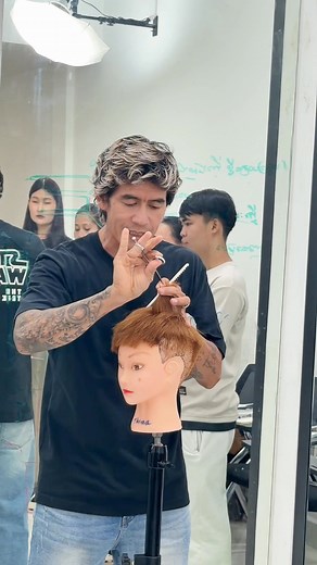 សួស្ដី​❤️️Round Line cutting @tribodservice 😘 នៅ​ទីតាំង​ភ្នំពេញ​📍 https://maps.app.goo.gl/3YVVZkfsJsyUB29n9?g_st=ipc​ #neakhairacademy #neakacademyphnompenh #neakhairacardemy #មលដ្ឋានគ្រឹះសក់ #NEAKAcademy #neaksalon #neakacademy_hairdresser #neakbeautysalon #រៀនកាត់សក់ #Neak​ @topfans Jime Love Chhory Chomreur | Neak Beauty Salon