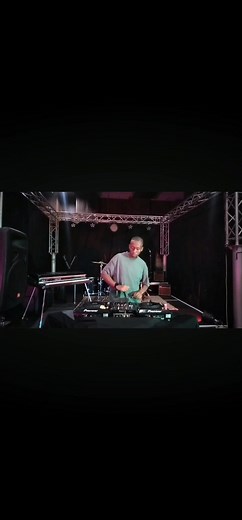 35 reactions |  Sunday Live Deep House is out now on YouTube! https://youtu.be/zesZWSdVJsk?si=wrT7jOeAwXmXZeWe Booking Details: ☎:+27 64 521 5387 ✉️: emkbookings@gmail.com | Emfo Keyz | Facebook