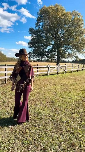 Gearing up for holidays in the country, nothing like it ❤️ | Lainey Wilson