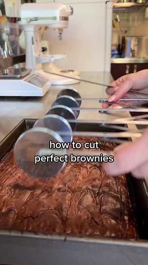 Perfect Brownie Cuts Every Time: Pro Baker's Secret