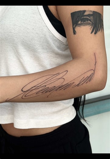 Script Tattoos: Perfect for Summer Bliss!