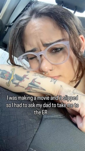 💕Daria Day💕 on Instagram: "What I do every day is hard… #tatted #tattedgirl #tattoos #girlswithtattoos #19 #18 #2005 #daddyissues #broken #bpd #fcg #fcgclubhouse"