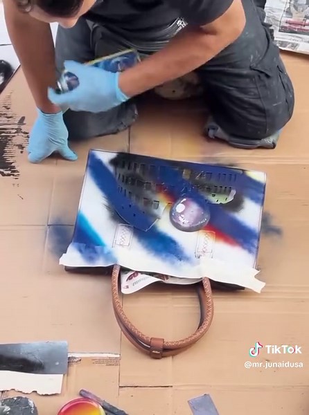spray paint my bags #spraypaint #bag | spraypaint