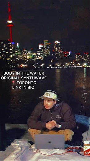Body In the Water’s exclusive SUNDAY SESSION of original synthwave is now live on our platforms 🎧 Let us know what you think and shoot us a DM if there’s a Canadian DJ you want to see on our page 🇨🇦 — #bodyinthewater #torontoskyline #torontoatnight #canadiandj #synthwave #sundaysessions #tktkmusic #vibeout #6ix #originalmusic
