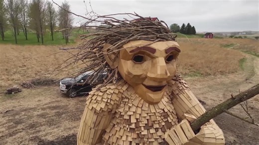 Globally renowned troll artist creates towering troll sculpture in western Iowa