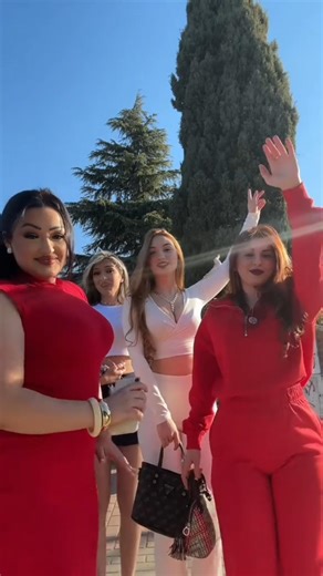 GITANAS BONITAS BAILANDO RUMBA FLAMENCA ESPECTACULAR CON ALEGRIA💙❤️💚 #gypsy #artegitano #rumba #love