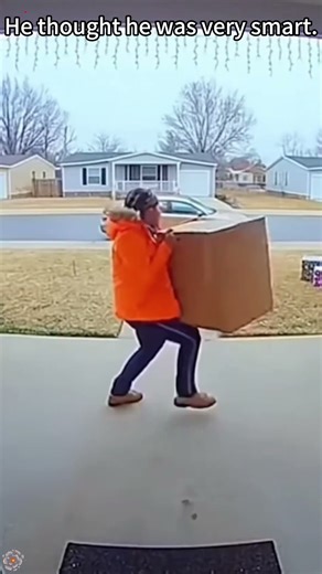 Porch exploding package box, prank 😁#porchpiratecaught #glitter #prank