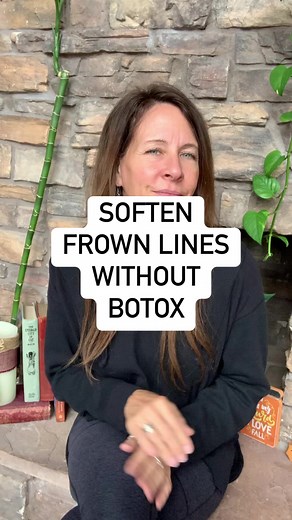 Soften frown lines without botox #frownlines #antiage #skincare #healthtips #skincareroutine #nobotox | Leslie Sprinz