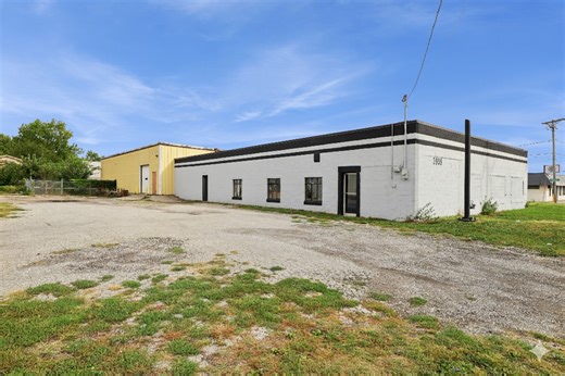 3939 E 14th St, Des Moines, IA 50313 - Industrial for Sale | LoopNet