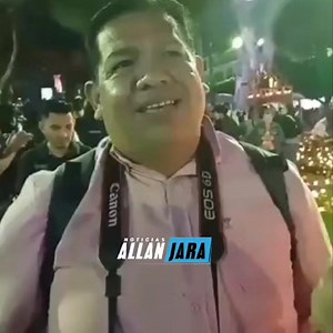 As3sinan a Carlos Manzo, alcalde de Uruapan, México, estado de Michoacán.. Sucedió este sábado, durante la celebración del Día de los Muertos. En un video se registra el ataqu3 armad0 en donde hirieron y luego muer3 Carlos Manzo, alcalde de la ciudad de Uruapa, en el estado de Michoacán. Los dispar0s iniciaron en medio de una multitud reunida en el parque central de la ciudad. Tras los tiros sobrevino el pánico y luego quedaría al descubierto el crimen. Al alcalde lo intentaron estabilizar, lueg