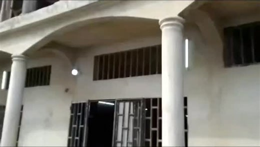 ⚡🏢 É𝗹𝗲𝗰𝘁𝗿𝗶𝗰𝗶𝘁é 𝘁𝗲𝗿𝘁𝗶𝗮𝗶𝗿𝗲 : 𝗾𝘂𝗮𝗻𝗱 𝗹𝗲 𝗯â𝘁𝗶𝗺𝗲𝗻𝘁 𝗽𝗿𝗲𝗻𝗱 𝘃𝗶𝗲 Dans un bâtiment, l’électricité ce n’est pas juste “on a tiré les fils et ça s’allume” 😅 C’est : 🔹 des lignes bien pensées 🔹 des appareillages bien positionnés 🔹 une sécurité qui ne se discute pas Dans cette vidéo, on te montre comment travaille Gadgets Industries Sarl : pas de fils qui se croisent n’importe comment, pas de prises qui regardent le plafond 👀😂 mais un travail propre, aligné et dur