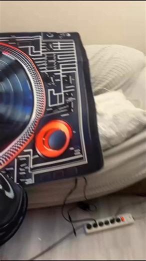 2.7K views · 38 reactions | Como sabes que eres vacan buena nota cuando el APRECIO ESTÁ DIOS LE PAGUE DANNY SÁNCHEZ DJ PLANETA 5 en la casa #familia | Estudio z Latín dj | Facebook