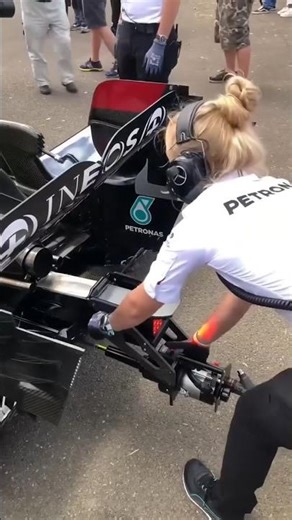 How an F1 Engine Starts