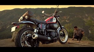 44K views · 1K reactions | SCR 950 Con su palpitante motor bicilíndrico en V y un chasis de doble amortiguador, esta máquina emblemática capta el espíritu del motociclismo y convierte cada trayecto en una ocasión especial. Vive este jueves motero al máximo sobre tu Yamaha SCR 950. #YamahaEc | Yamaha en Ecuador | Facebook