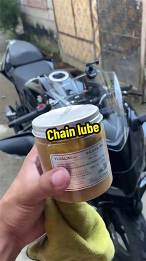 How to Properly Lubricate Your Motorcycle Chain