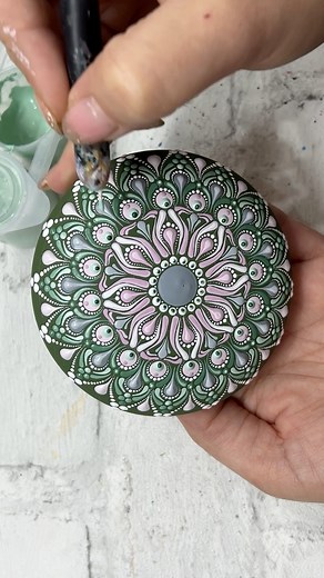 144K views · 1.6K reactions | Mandala Stone Painting勇勺 #painting #mandala #dotart #art #mandalastone #artprocess #acrylic #acrylicpainting #decor #dotpainting #mandalaartist #satisfying #artofpoints #dotmandala | Art of Points | Facebook