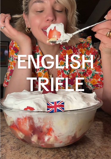 Classic English Trifle Recipe: A British Dessert Staple