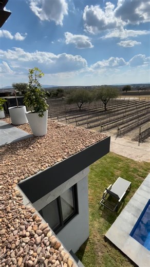 🏡🍇 Luxury Vineyard Estate for Sale | Viña del Cielo 📍 San Miguel de Allende, Guanajuato Experience elevated vineyard living in Viña del Cielo, one of San Miguel de Allende’s most exclusive wine communities — where luxury, privacy, and award-winning vineyards come together. ✨ Property Highlights • 🛏 4 Bedrooms | 5.5 Bathrooms • 📐 650 m² construction | 3,700 m² land • 🏊 Private pool & outdoor terrace • 🌄 Rooftop with panoramic vineyard & mountain views • 🍷 Located inside an active, award-w