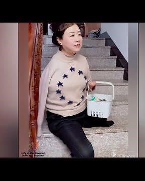 dak amputee women life A beautiful woman with amputated legs and arms #amplife