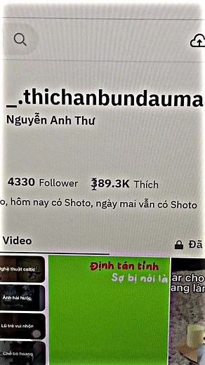 Exploring Social Media Profile Features and Code Snippets