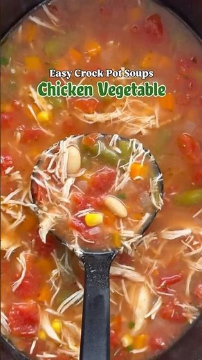 Crockpot Chicken Vegetable Soup #slowcooker #crockpot #chickenvegetablesoup