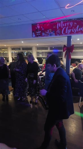 shannon,s 30th birthday party her and her friend dancing away in the middle 💃💃🍸🍸🎷happy 29plus 1 shannon🎂❤️🎉🎉🥳🥳we mix up of superstar⭐️ and pinkpony club 🎷🙌👍💃