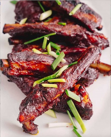 Yep, four ingredients is all it takes to make these sticky ribs💥👊😆… I’m OBSESSED! Get the recipe: https://www.marionskitchen.com/4-ingredient-sticky-ribs/ | Marion Grasby