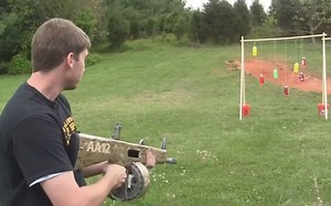 AA-12 全自动霰弹枪 AA-12 Fully Automatic Shotgun!!!