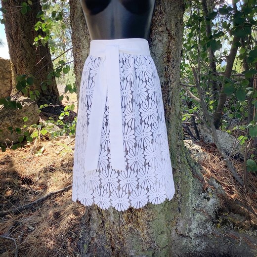 Cotton White Lace Apron, Octoberfest Apron Ready to Ship, White Lace Apron, White Costume Long Apron, Pioneer Outfit Costume Apron for Women - Etsy