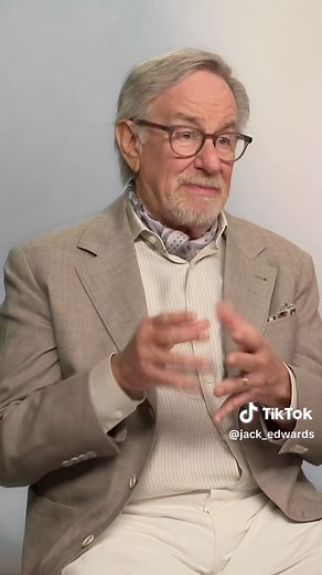 Steven Spielberg Required Reading: Book Recommendations & Dyslexia