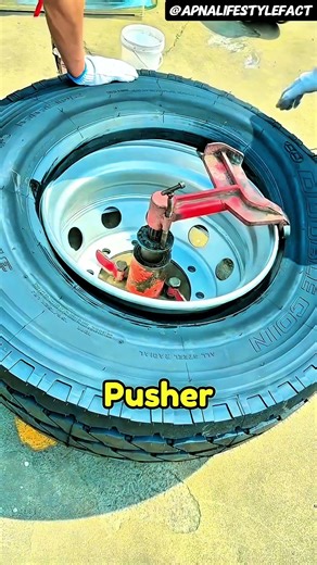 Tyre Removing Tool 😱 | 1 Minute में Tyre Rim से उतारने का आसान तरीका | Amazing Tool Hack#facts #tyre