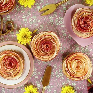 Gorgeous Apple Pies Shaped Like Flowers🌹🍏😍 Save Dulce Delight's recipe: http://www.foodtv.com/5ofug. | Food Network